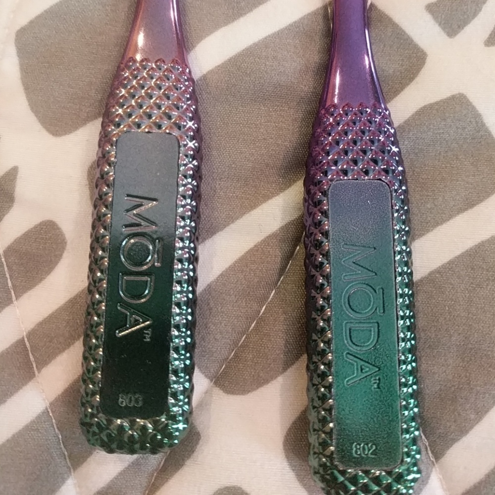Moda round makeup brushes - Picture 3 of 3